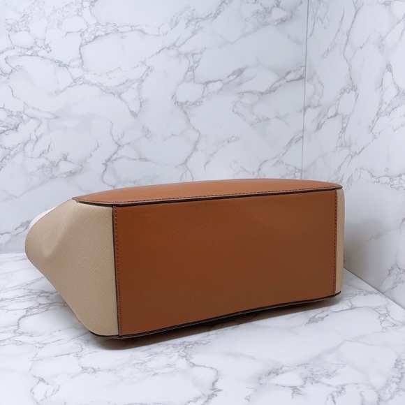 Michael Kors JST Large Chain Shoulder Bag - Picture 5 of 7